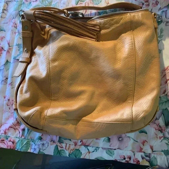 Micheal Kors Light Brown Ladies Shoulder Purse - Picture 2 of 10